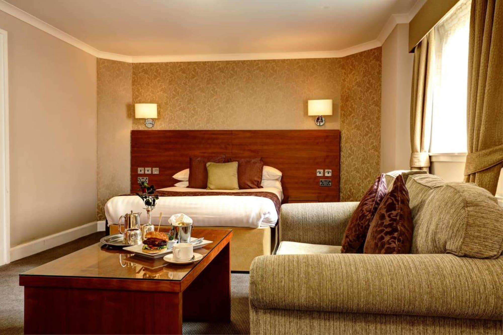 Golden Lion Hotel Стерлинг Экстерьер фото