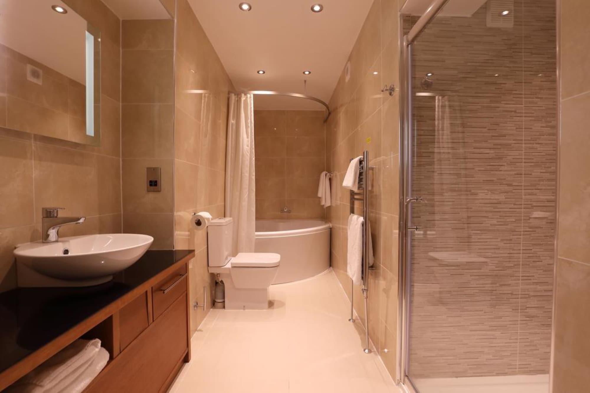 Golden Lion Hotel Стерлинг Экстерьер фото