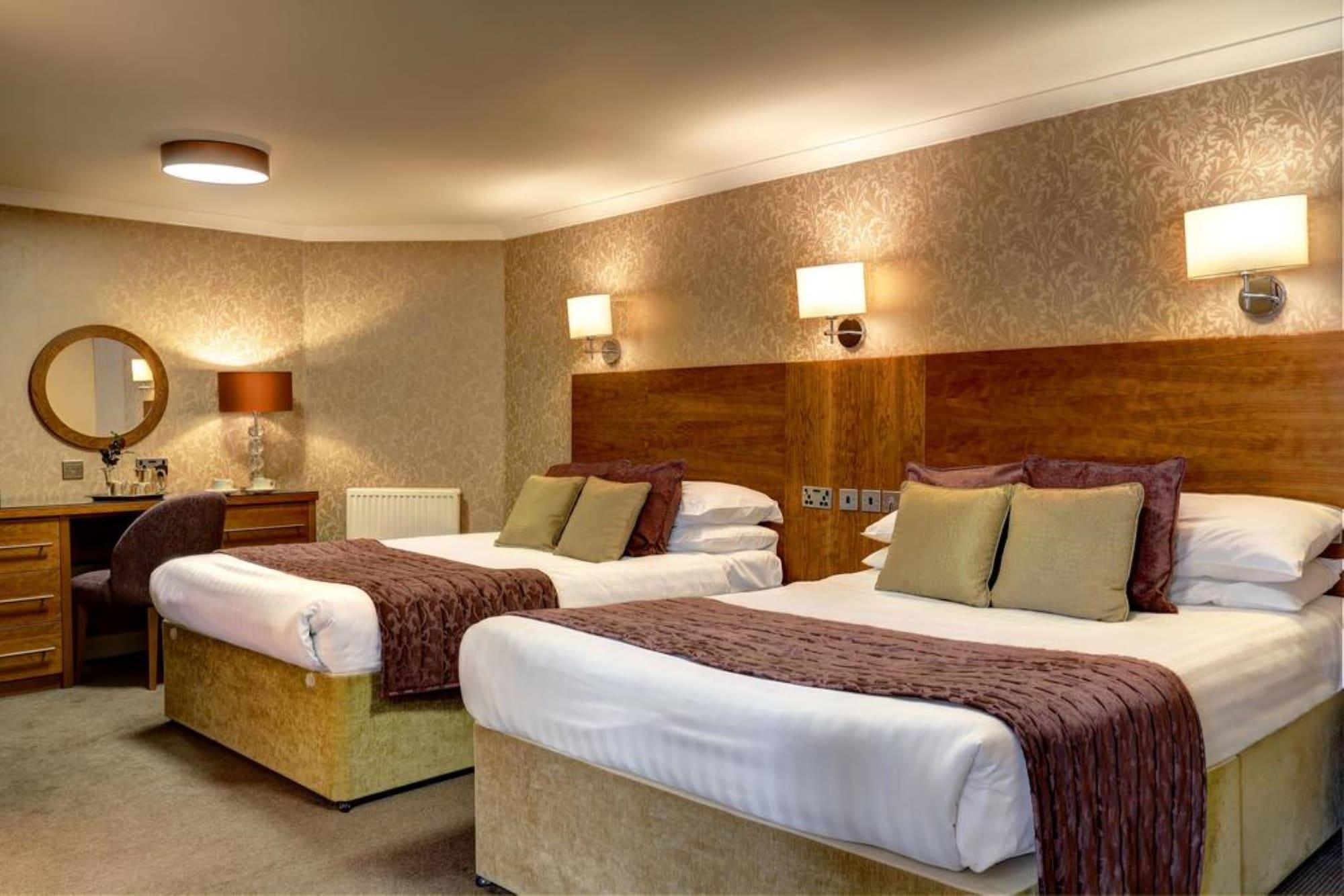 Golden Lion Hotel Стерлинг Экстерьер фото
