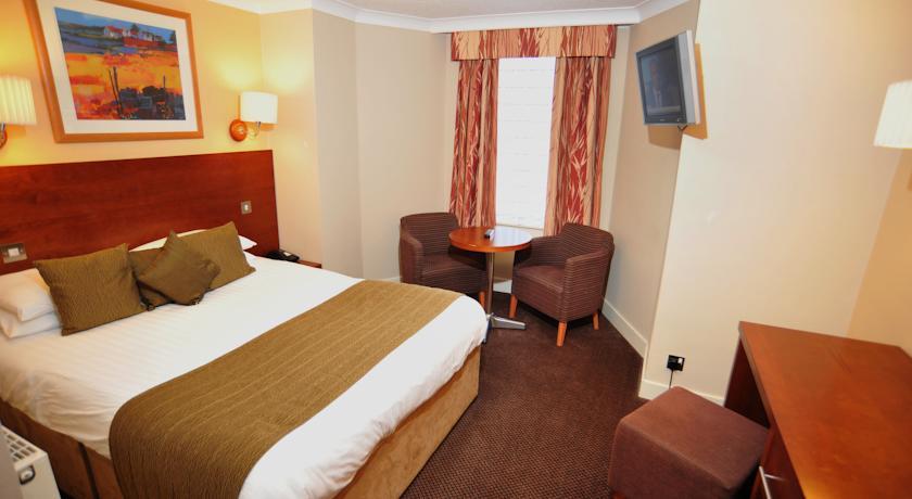 Golden Lion Hotel Стерлинг Экстерьер фото