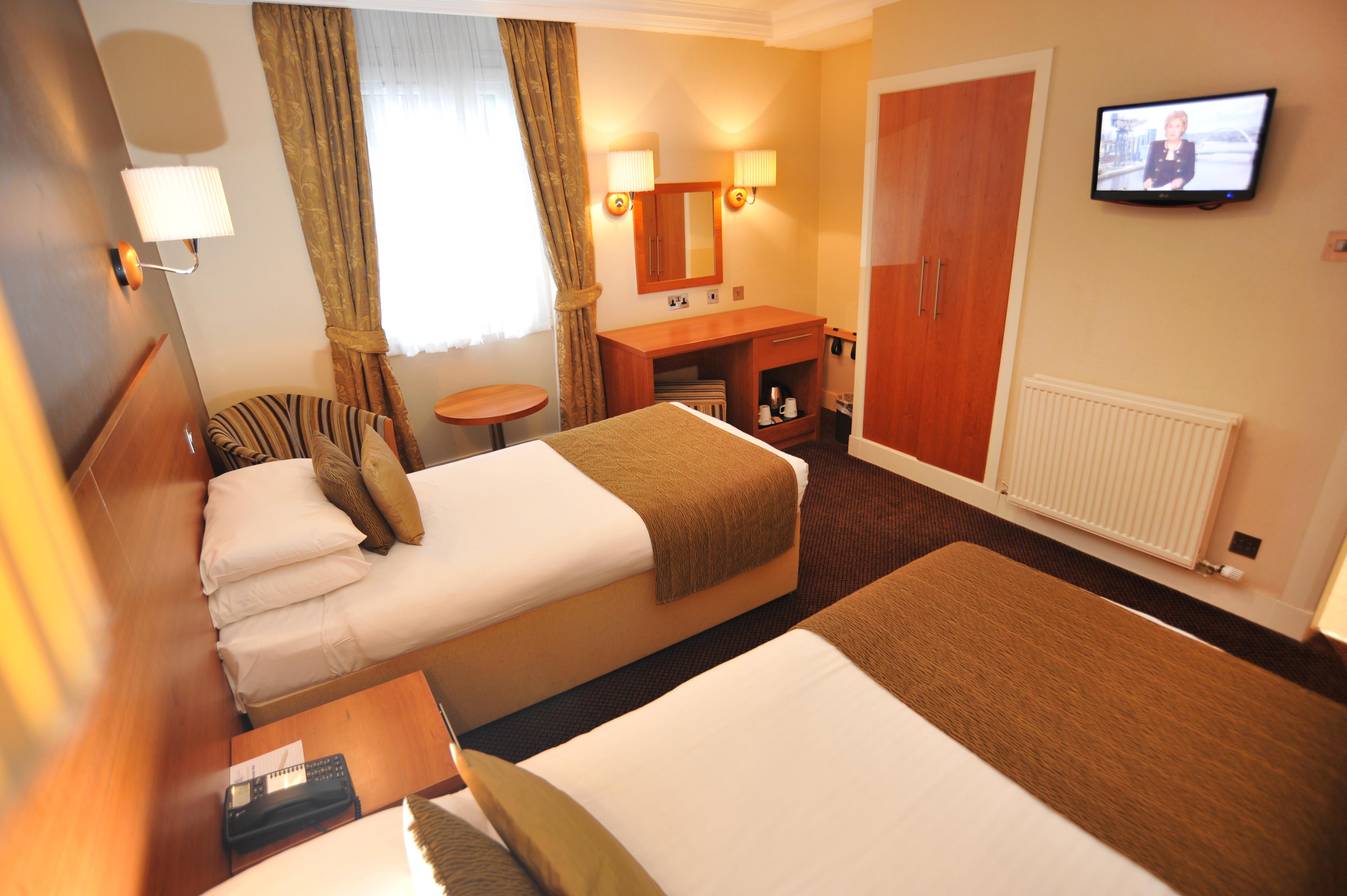 Golden Lion Hotel Стерлинг Экстерьер фото