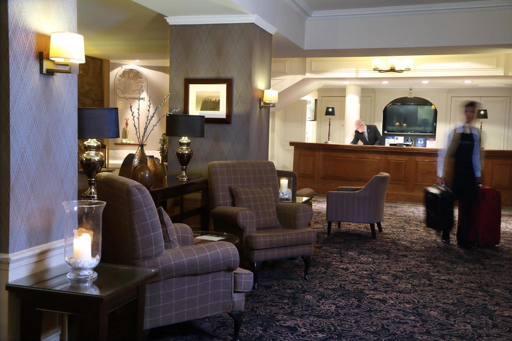 Golden Lion Hotel Стерлинг Экстерьер фото
