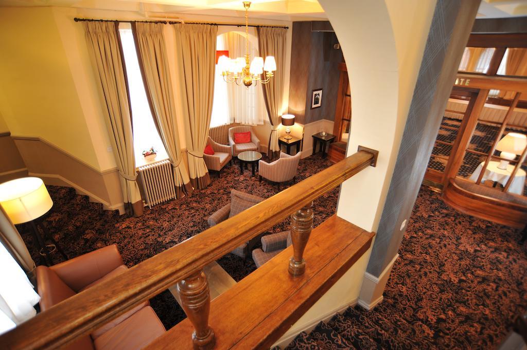 Golden Lion Hotel Стерлинг Экстерьер фото