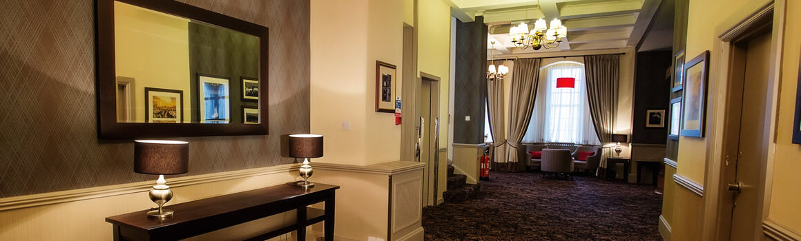 Golden Lion Hotel Стерлинг Экстерьер фото